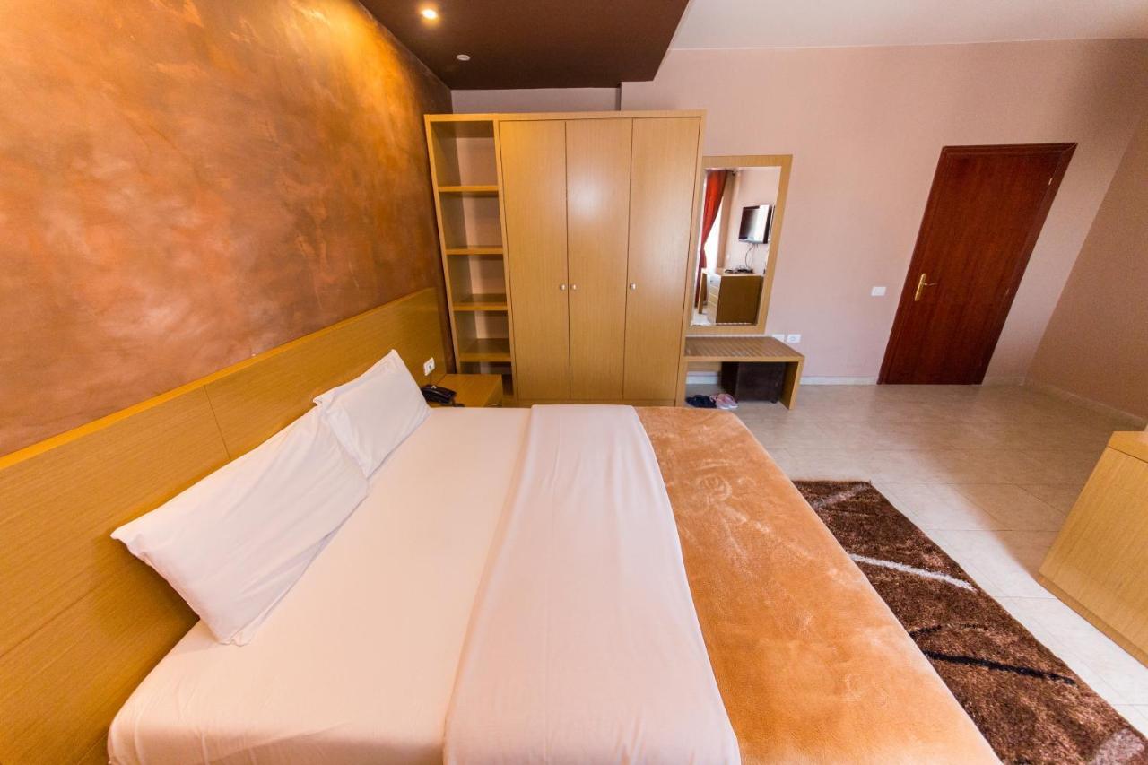 Hotel Denver Tirana Exterior photo